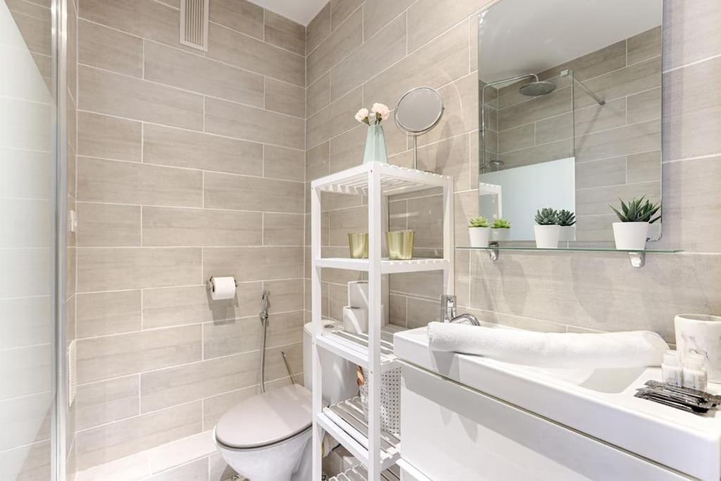 Champs Elysees Haussmann Charming 1br Appartement Parijs